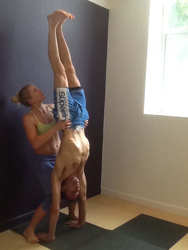 privateHandstand